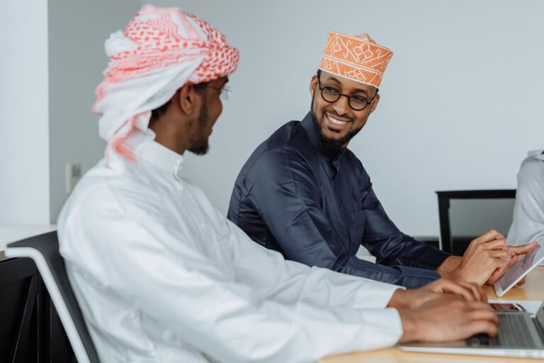 متدربون في محاضرة عملية